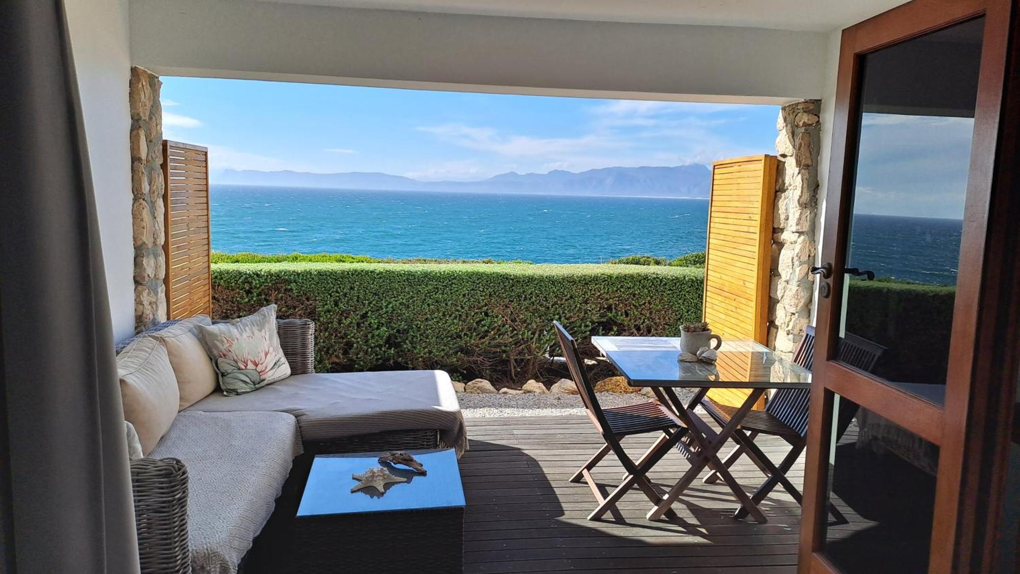 Kleinzee Oceanfront Guesthouse Gansbaai Exterior foto