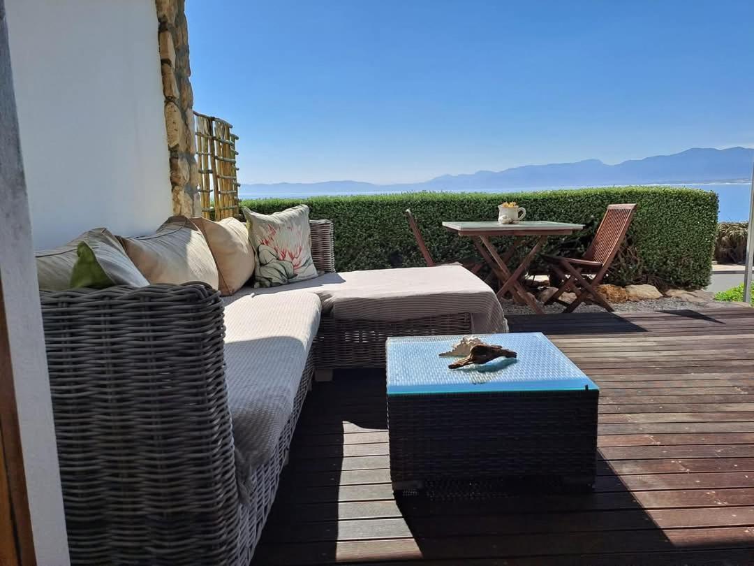 Kleinzee Oceanfront Guesthouse Gansbaai Exterior foto